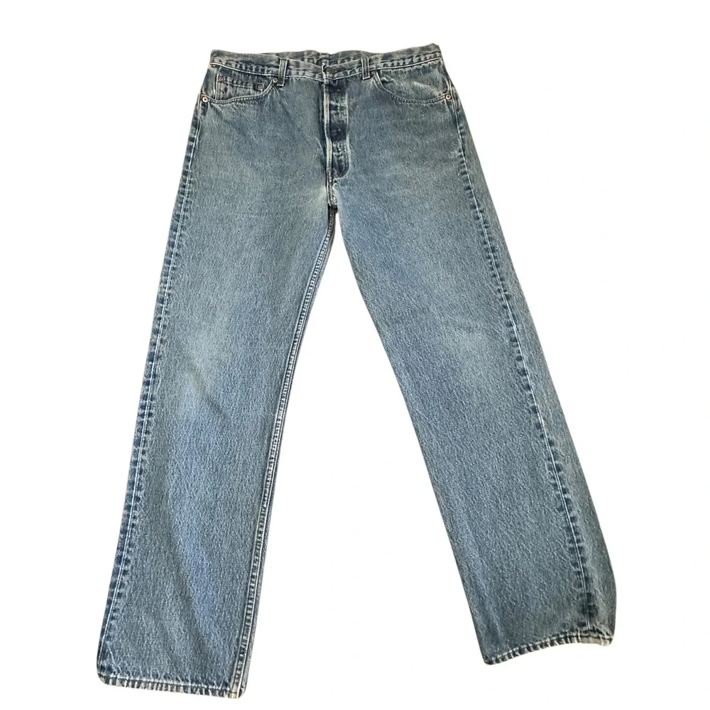 Vintage Levi's 501 Jeans Mens 38x32 Classic Medium Wash Blue Button Fly USA